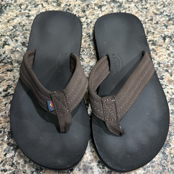 Children’s unisex Rainbow flip flops Size 2/3 GUC *Free Shipping* - Picture 1 of 10